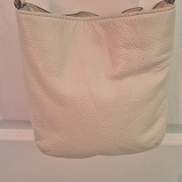 Michael Kors Ivory Crossbody Bag with Gold Accents - Picture 3 of 7